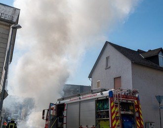 PKW-Brand auf Villmarer Strae in Niederbrechen