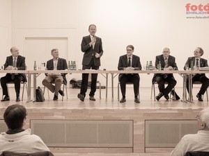 Podiumsdiskussion der Brgermeisterkandidaten fr die Gemeinde Brechen