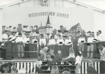 An der Niederbrecher Kirmes 1989 feierten die „Lollipops“ mit ihrem damaligen Dirigent Walter L. Born Premiere.