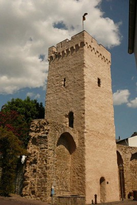 Gefangenerturm und Stadtmauer in Niederbrechen